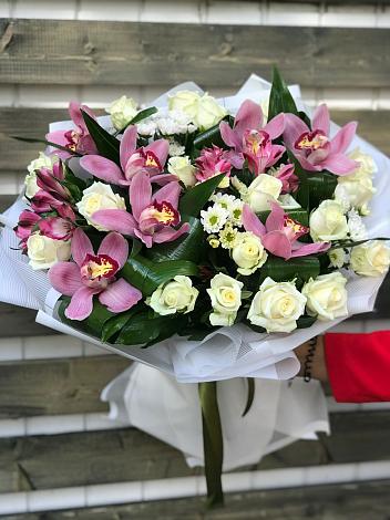 Букет цветов из: Розы и Хризантемы в Ольге