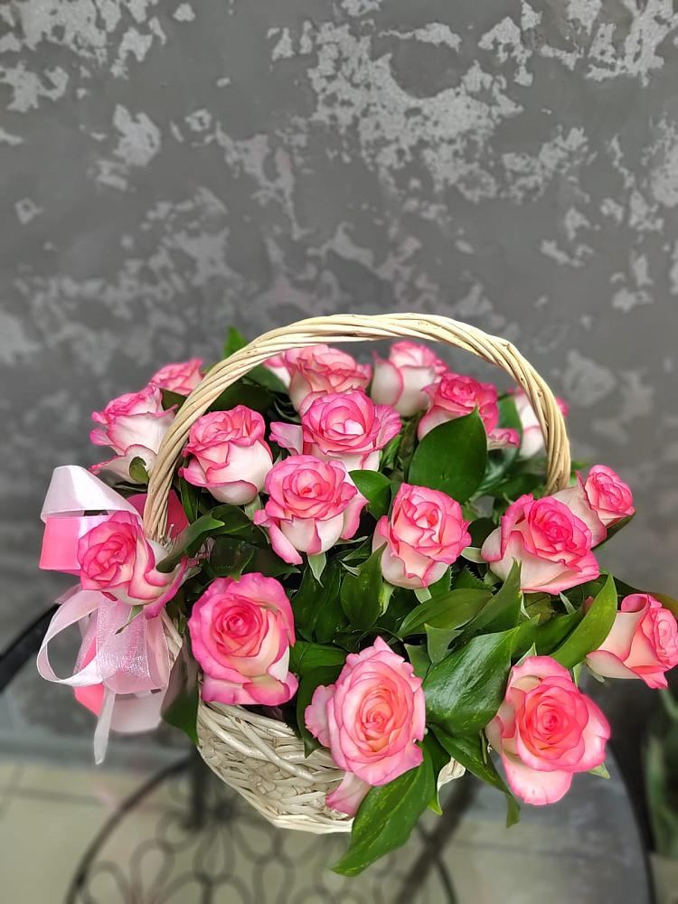 Цветочная композиция из Розы в корзине в Ольге