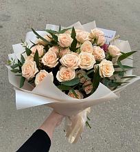 Букет Кремовые розы Латте в Ольге