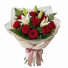 Букет цветов из:  Лилии и Розы в Ольге