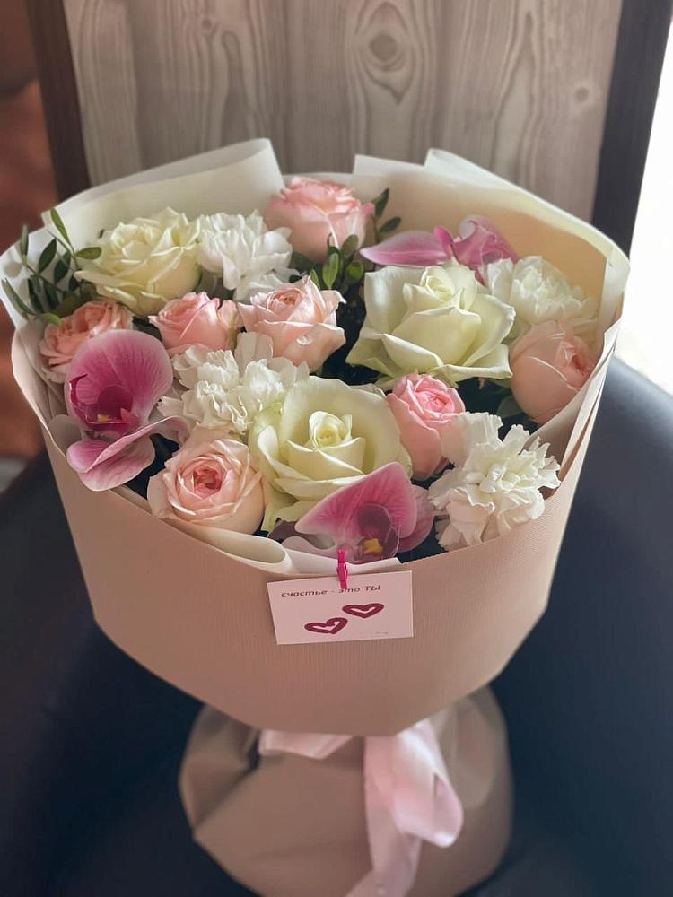 Букет цветов из: Орхидеи, Розы и Гвоздики в Ольге