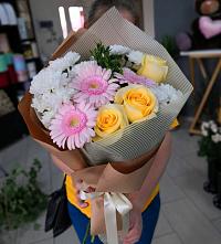 Букет цветов из:  Герберы, Розы и Хризантемы в Ольге