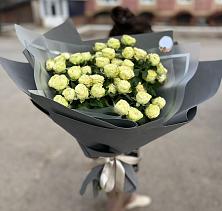 Букет Белые кустовые розы Солинеро в Ольге