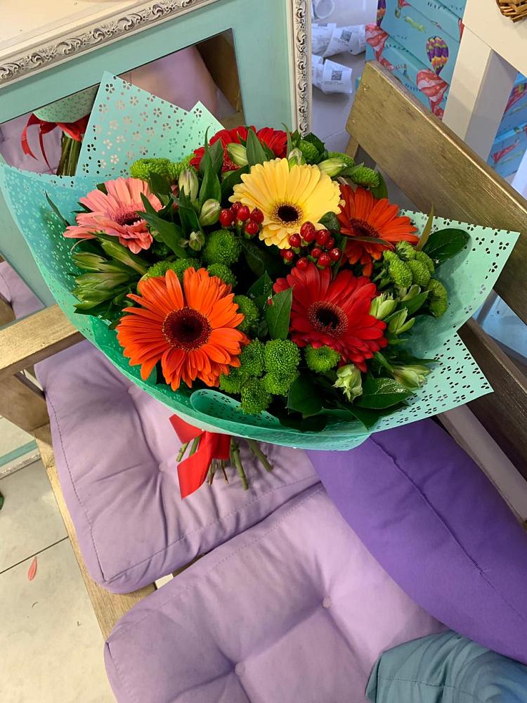 Букет цветов из: Герберы, Хризантемы и Альстромерии в Ольге