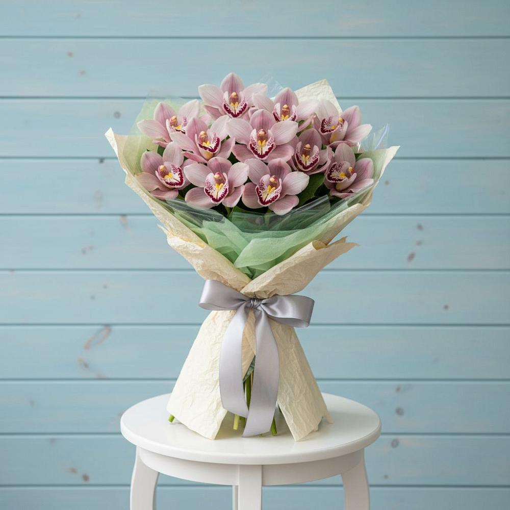 Букет цветов из: Орхидеи и Розы в Ольге