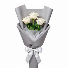 Букет 3 белые розы в Ольге
