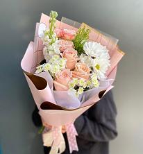 Букет цветов из:  Хризантемы и Розы в Ольге