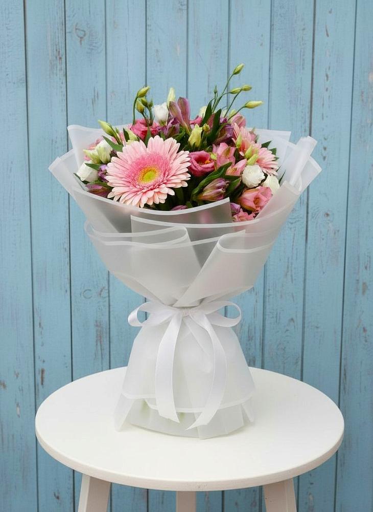 Букет цветов из: Герберы, Альстромерии и Лизиантусы в Ольге