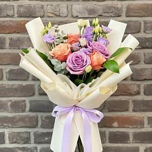 Букет цветов из:  Лизиантусы и Розы в Ольге