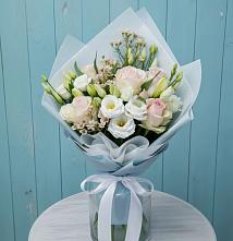 Букет цветов из:  Розы и Лизиантусы в Ольге
