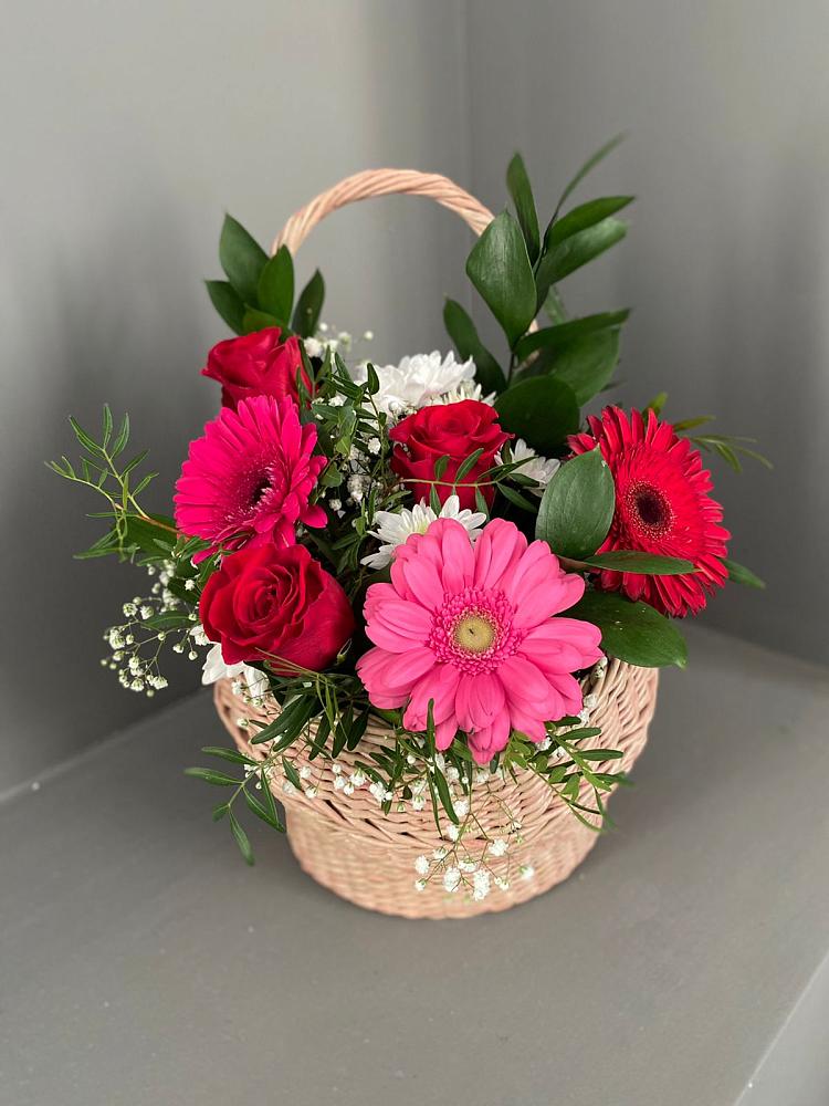 Цветочная композиция из Розы, Хризантемы и Герберы в корзине в Ольге