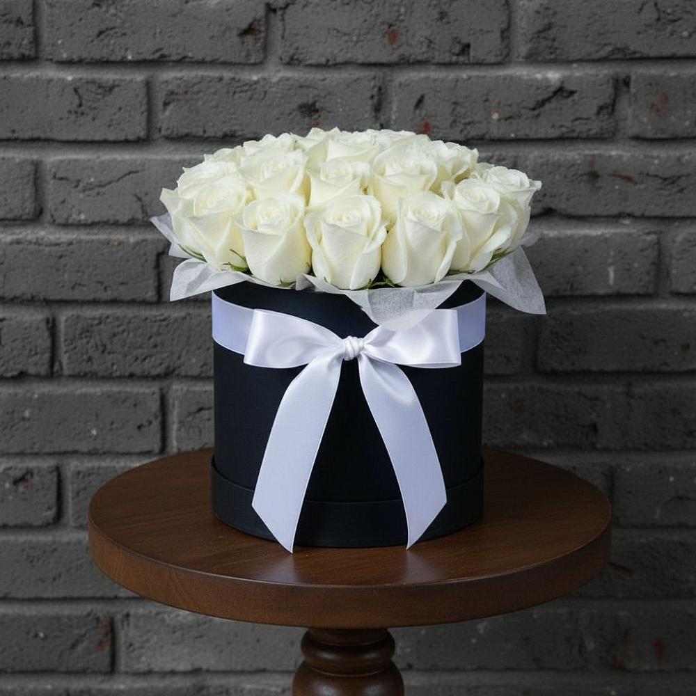 Цветочная композиция из Розы в шляпной коробке в Ольге