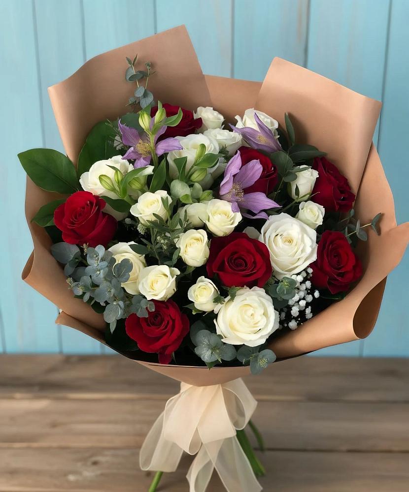 Букет цветов из: Розы и Альстромерии в Ольге