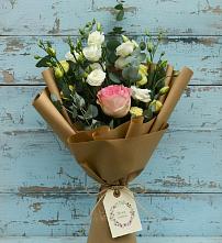 Букет цветов из:  Розы и Лизиантусы в Ольге