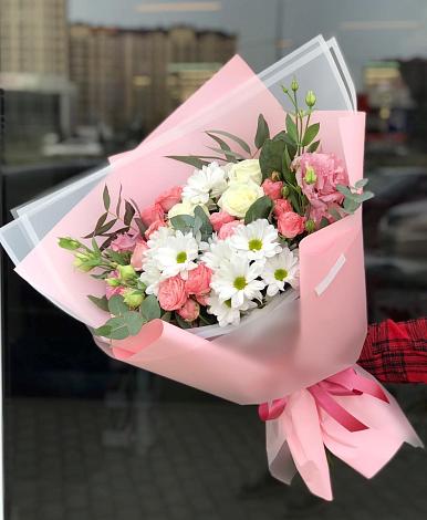 Букет цветов из: Розы, Лизиантусы и Хризантемы в Ольге