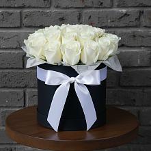 Цветочная композиция из Розы в шляпной коробке в Ольге